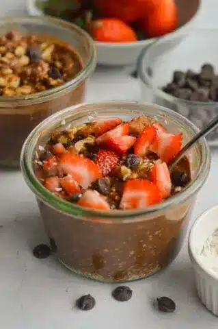 Brownie Batter Overnight Oats 4